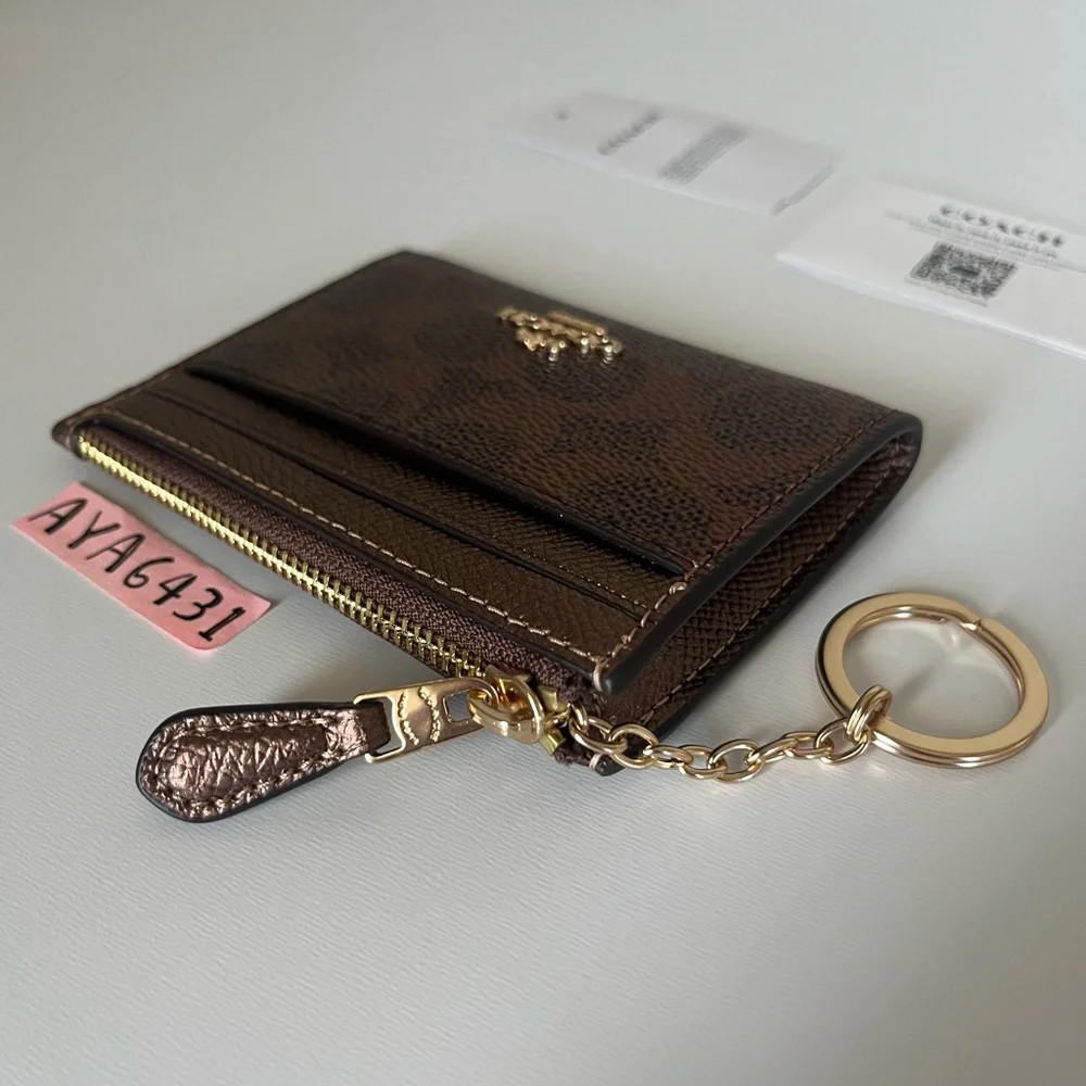 Coach Card Holder🎈🎈 - Picture 3 of 8